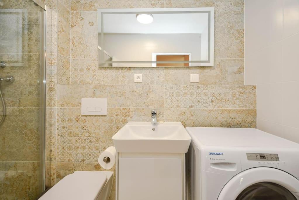 New Modern Apartment In City Center Bratislava Dış mekan fotoğraf